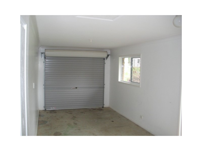 16  CALM WATERS CRES, Macleay Island QLD 4184