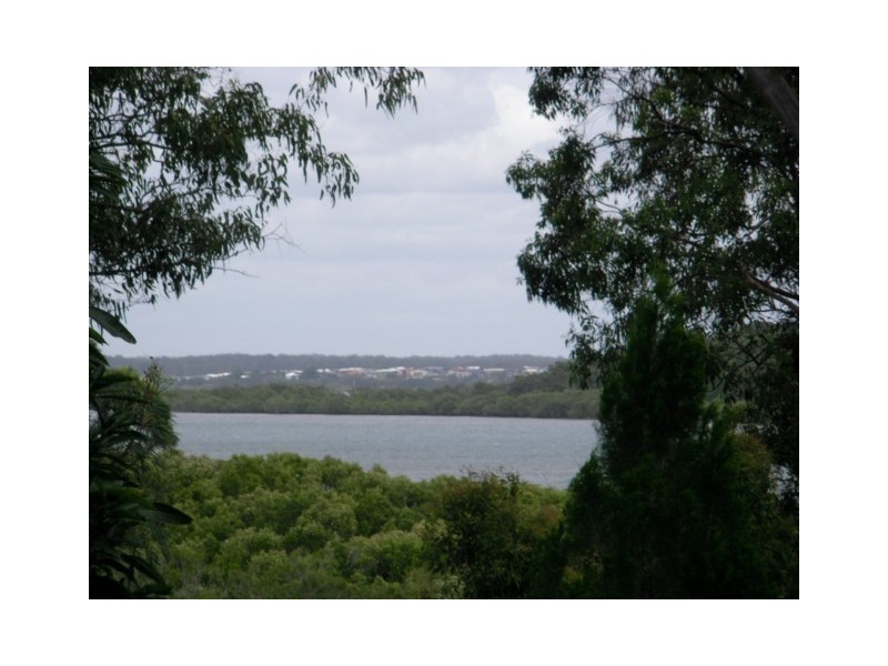 58 Charles Terrace, Macleay Island QLD 4184