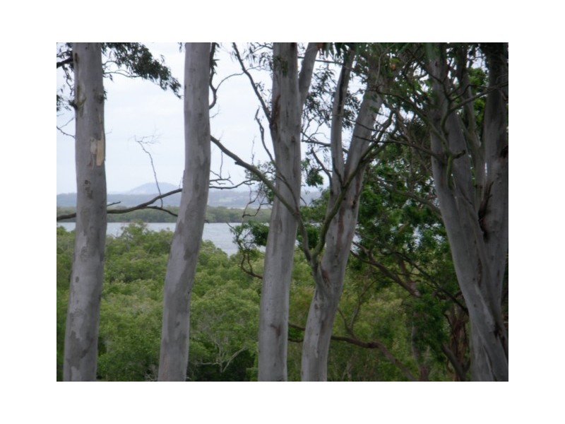 58 Charles Terrace, Macleay Island QLD 4184