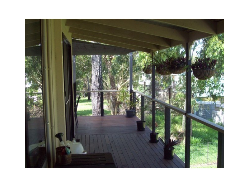 12 ILYA ST, Macleay Island QLD 4184