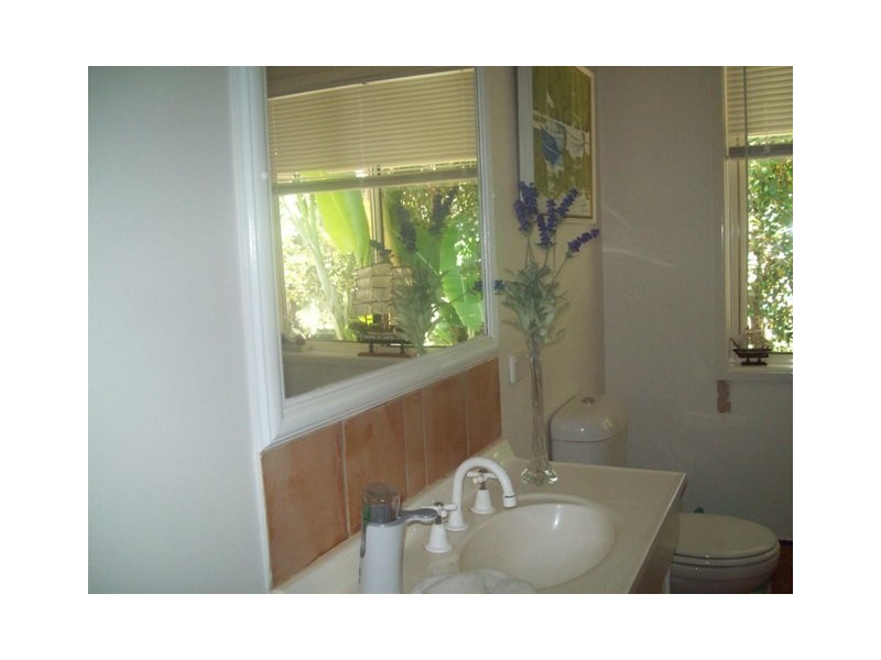 46 Western Road, Macleay Island QLD 4184