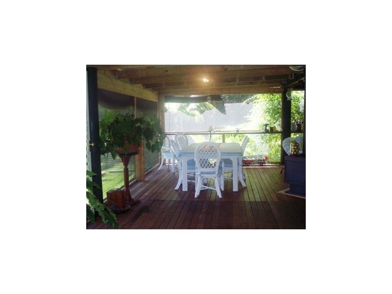 46 Western Road, Macleay Island QLD 4184