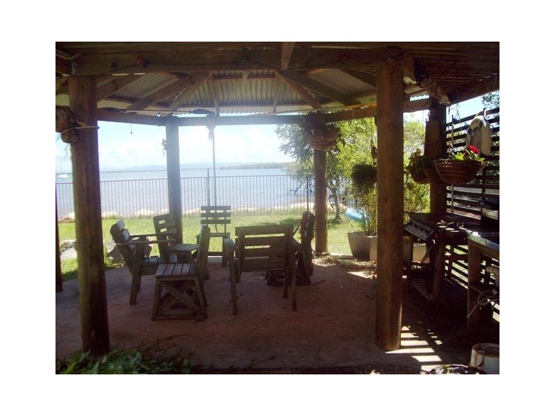 46 Western Road, Macleay Island QLD 4184