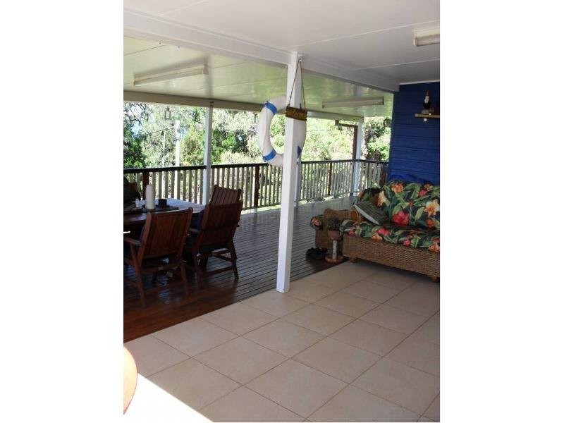 17 GOLDEN SANDS BVD, Macleay Island QLD 4184