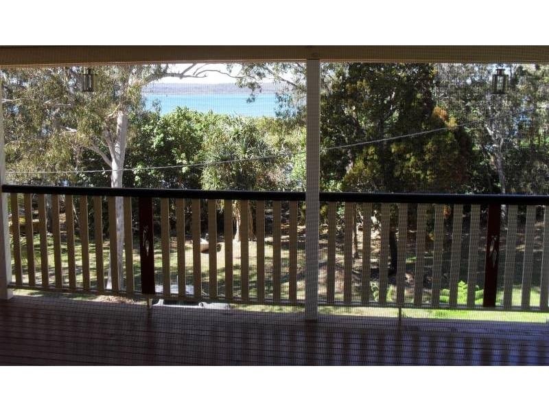 17 GOLDEN SANDS BVD, Macleay Island QLD 4184