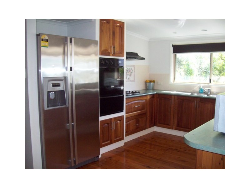 17 GOLDEN SANDS BVD, Macleay Island QLD 4184
