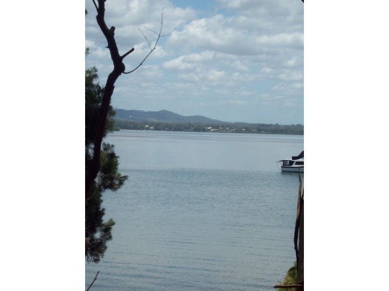 6 Wharf Street, Macleay Island QLD 4184