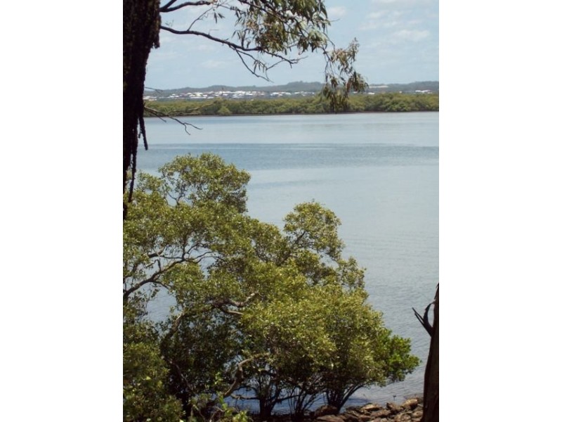 6 Wharf Street, Macleay Island QLD 4184
