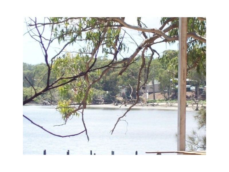 6 Wharf Street, Macleay Island QLD 4184