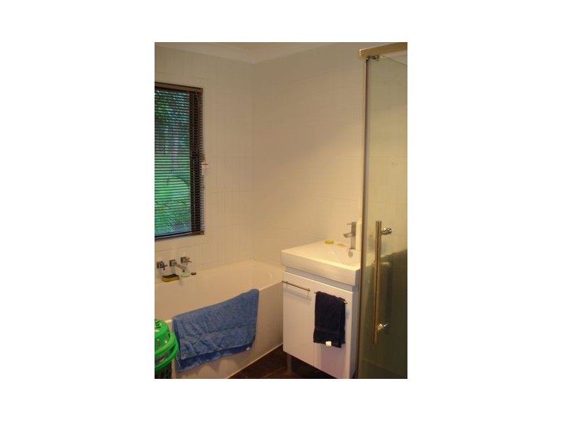 19 Nectar St, Lamb Island QLD 4184