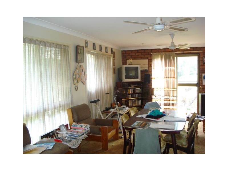 21 Leonie Crescent, Lamb Island QLD 4184
