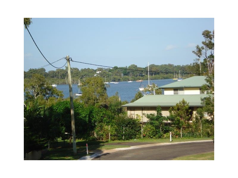 32 Melaleuca Drive, Lamb Island QLD 4184