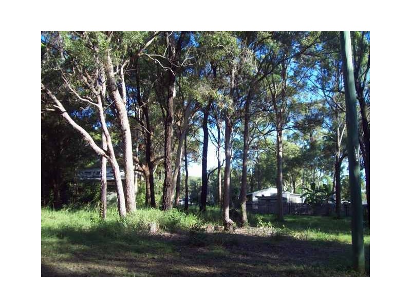 26 Noogie Street, Macleay Island QLD 4184