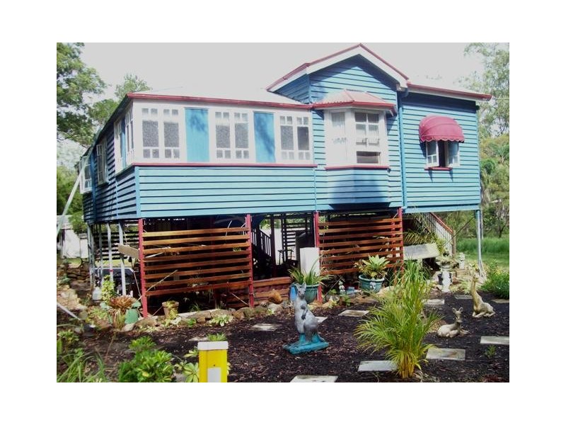 18 Panaroo Street, Macleay Island QLD 4184