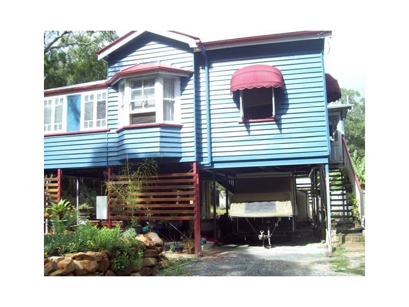 18 Panaroo Street, Macleay Island QLD 4184