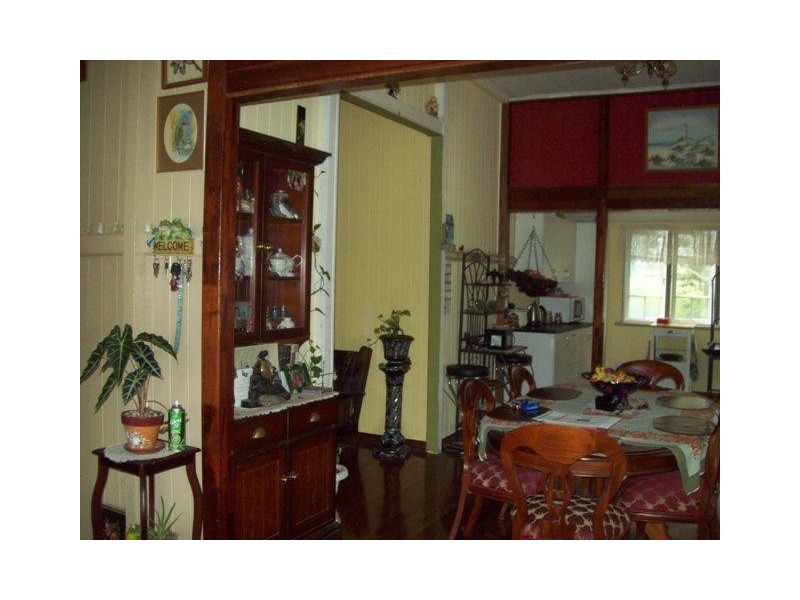 18 Panaroo Street, Macleay Island QLD 4184