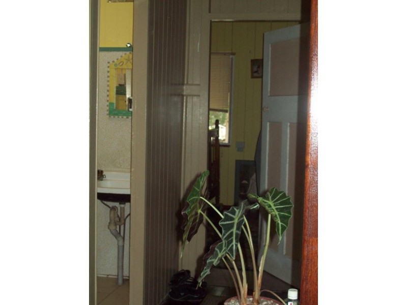 18 Panaroo Street, Macleay Island QLD 4184