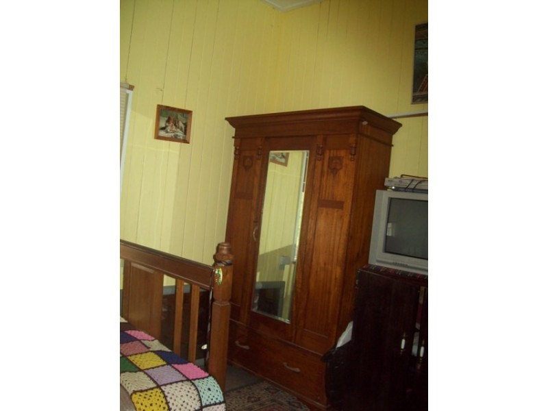 18 Panaroo Street, Macleay Island QLD 4184