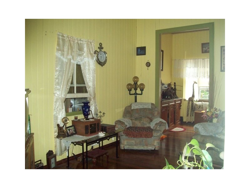 18 Panaroo Street, Macleay Island QLD 4184