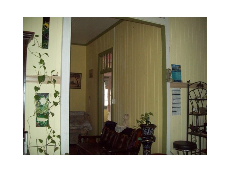 18 Panaroo Street, Macleay Island QLD 4184