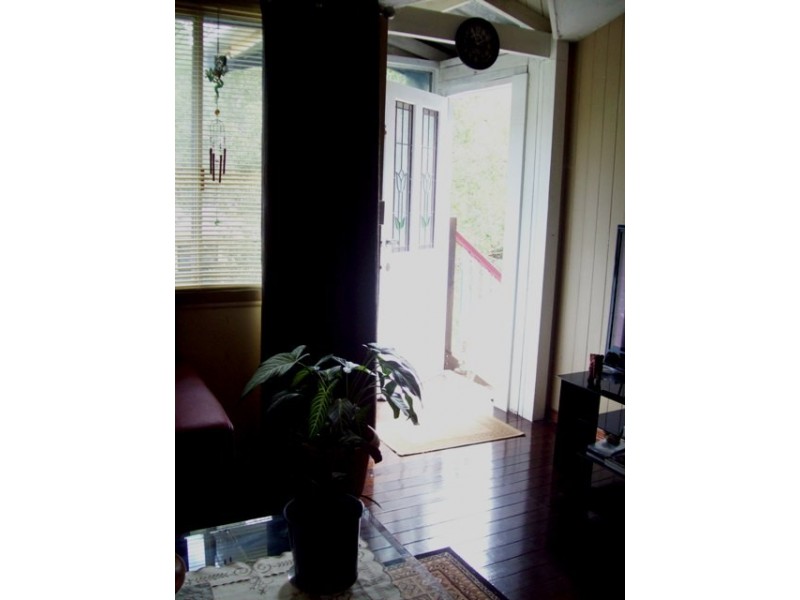 18 Panaroo Street, Macleay Island QLD 4184