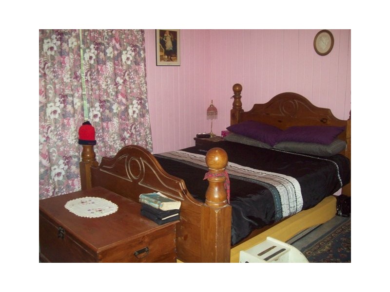 18 Panaroo Street, Macleay Island QLD 4184