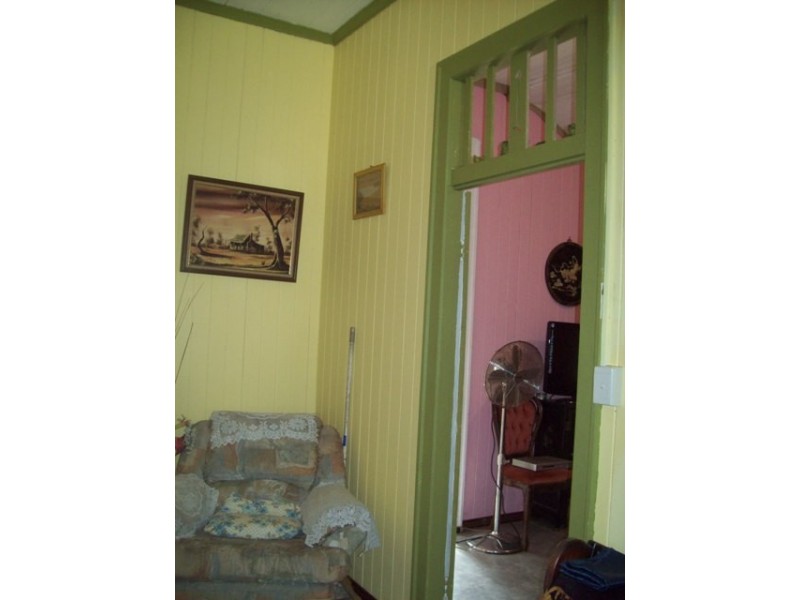 18 Panaroo Street, Macleay Island QLD 4184