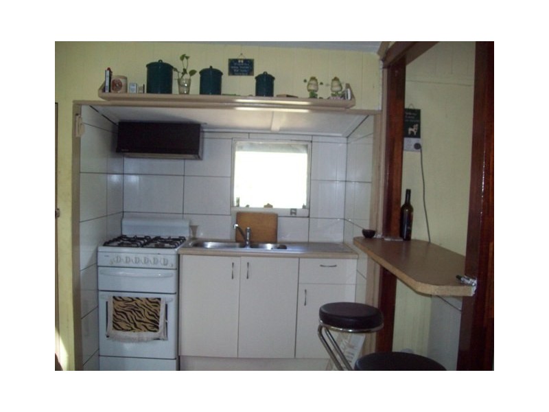 18 Panaroo Street, Macleay Island QLD 4184