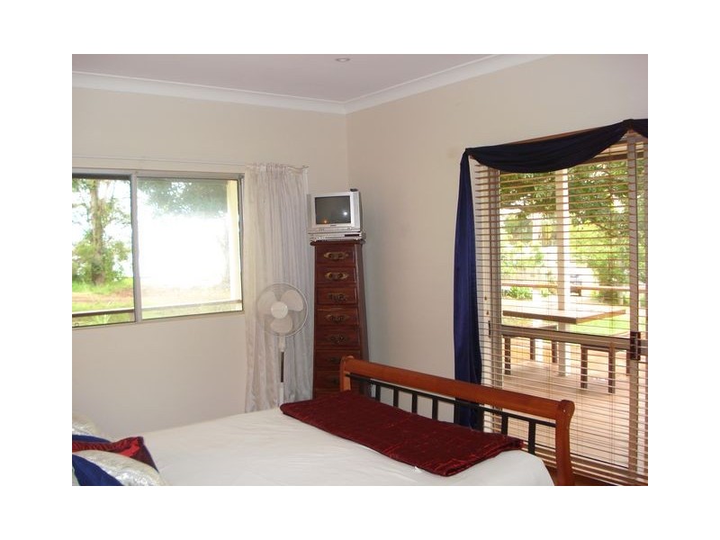 35 Tina Avenue, Lamb Island QLD 4184