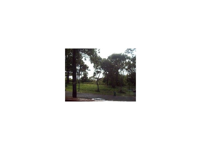 32  Blue Bay Crescent, Macleay Island QLD 4184