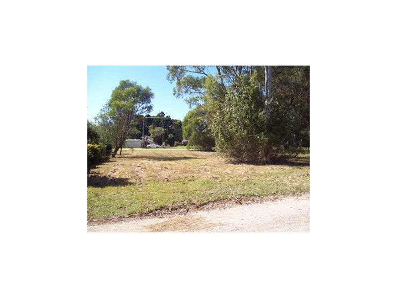 4 BETTY STREET, Macleay Island QLD 4184