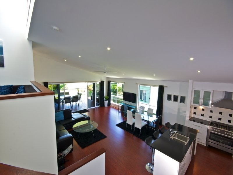 15 KIM CRESCENT, Macleay Island QLD 4184