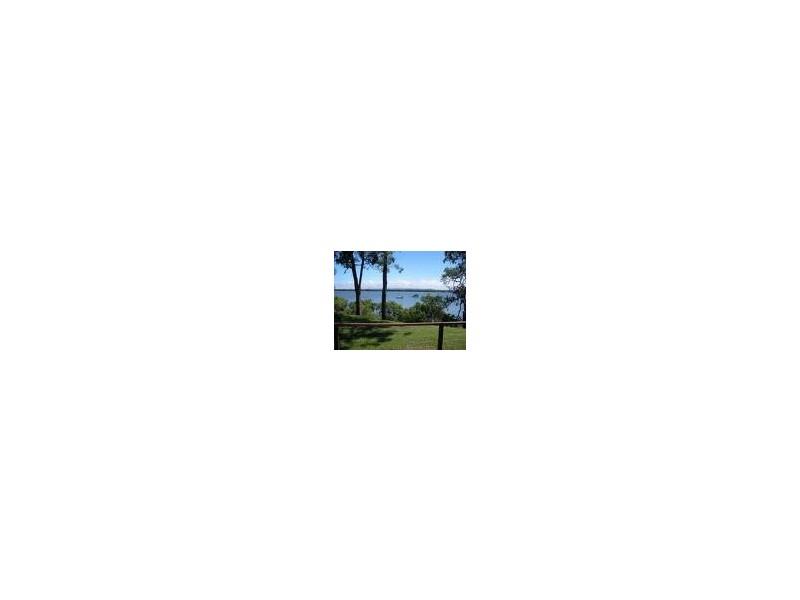 100 Western Road, Macleay Island QLD 4184