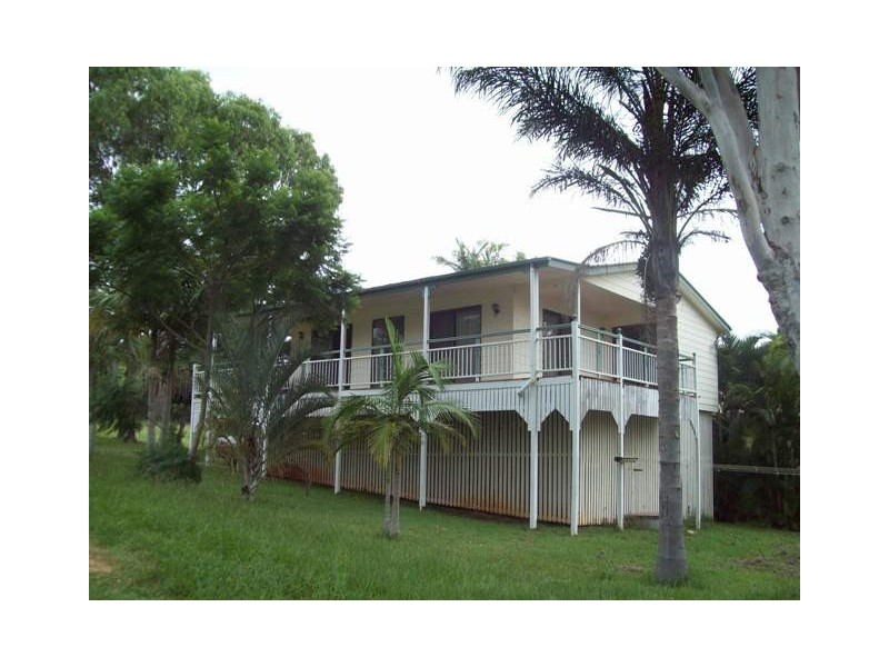 42 Blue Water Crescent, Macleay Island QLD 4184