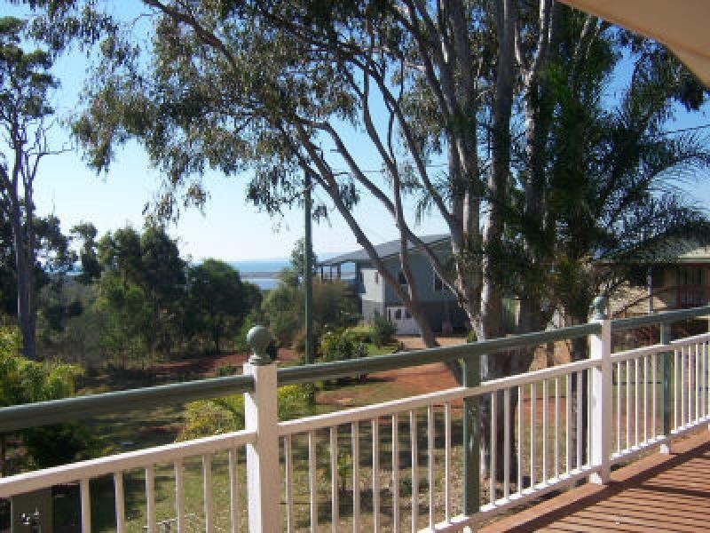 42 Blue Water Crescent, Macleay Island QLD 4184