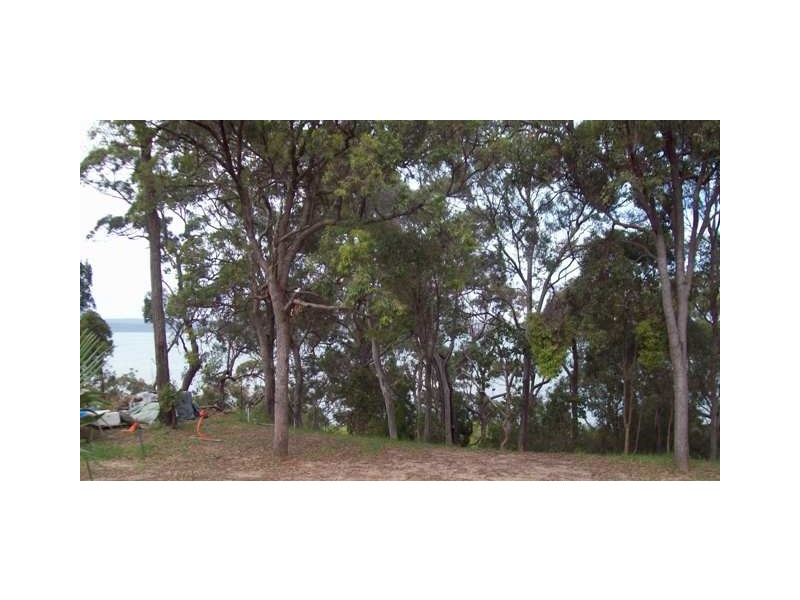 8 Pandora Court, Macleay Island QLD 4184