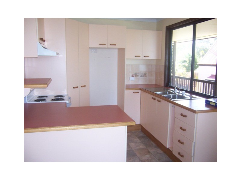 4 Koonwarra Parade, Macleay Island QLD 4184