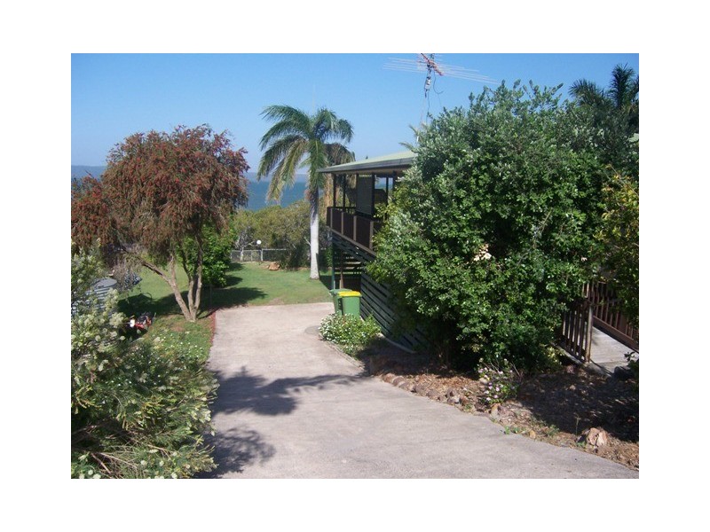 4 Koonwarra Parade, Macleay Island QLD 4184