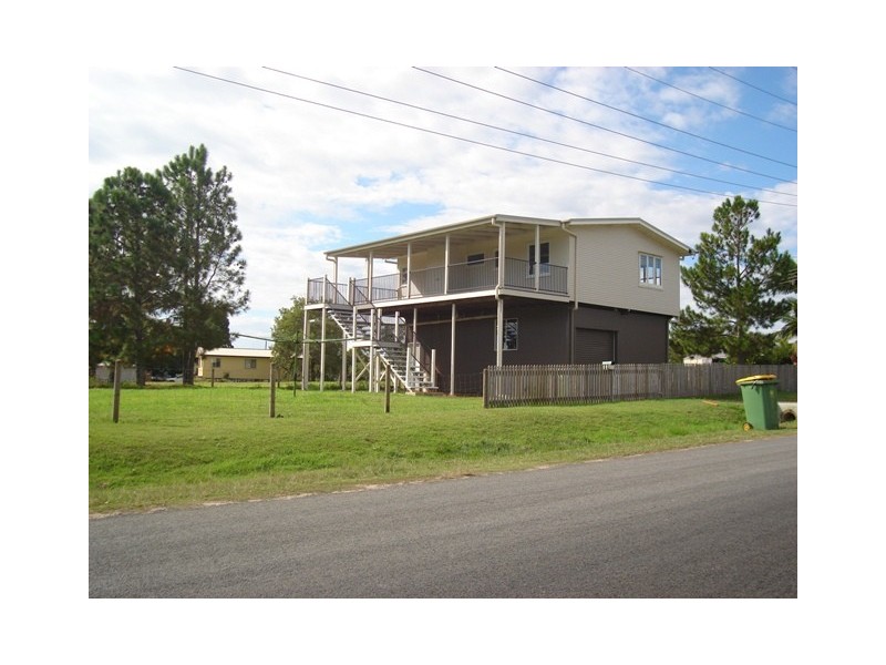 1 Squire Street, Macleay Island QLD 4184