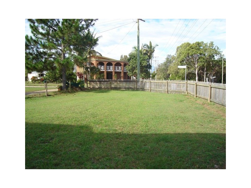 1 Squire Street, Macleay Island QLD 4184