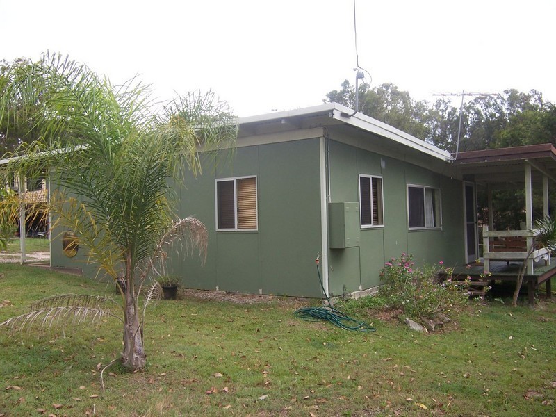69 Eastbourne Terrace, Macleay Island QLD 4184