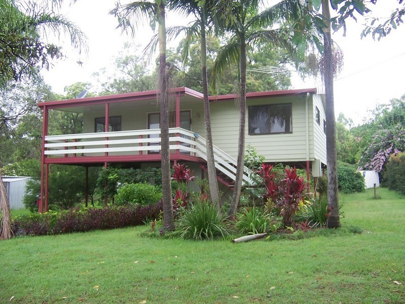 10 Hamilton Parade, Macleay Island QLD 4184