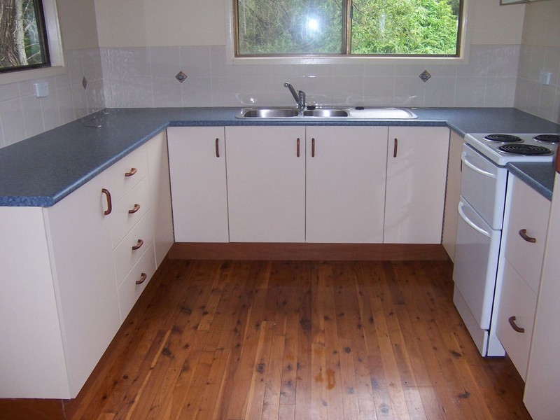 10 Hamilton Parade, Macleay Island QLD 4184
