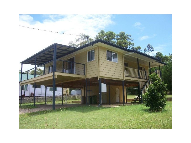 13 Benowa Street, Macleay Island QLD 4184