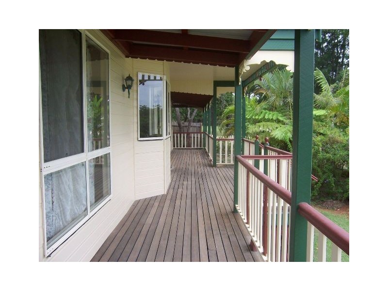 8 Vine Street, Macleay Island QLD 4184