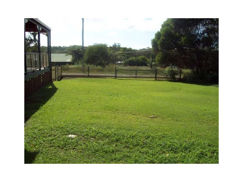 8 Vine Street, Macleay Island QLD 4184