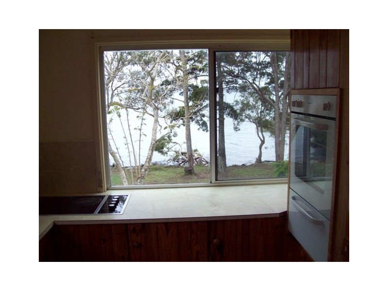 11 Zelma Court, Macleay Island QLD 4184