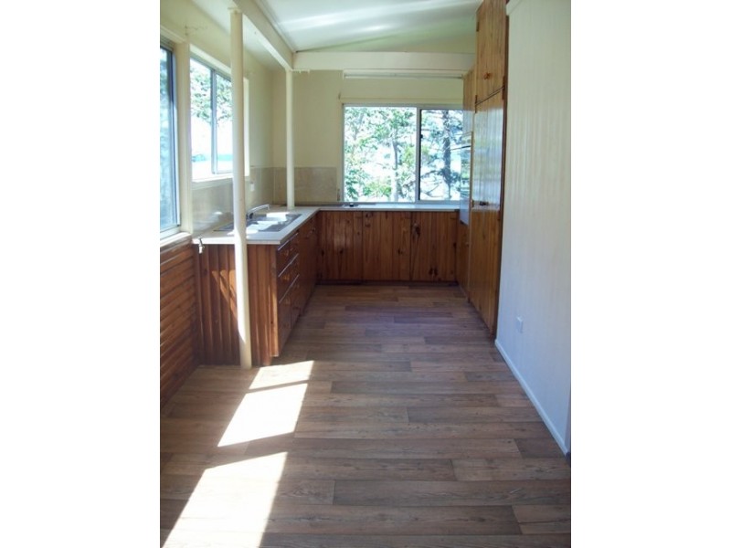 11 Zelma Court, Macleay Island QLD 4184