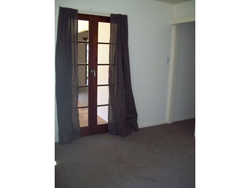 11 Zelma Court, Macleay Island QLD 4184