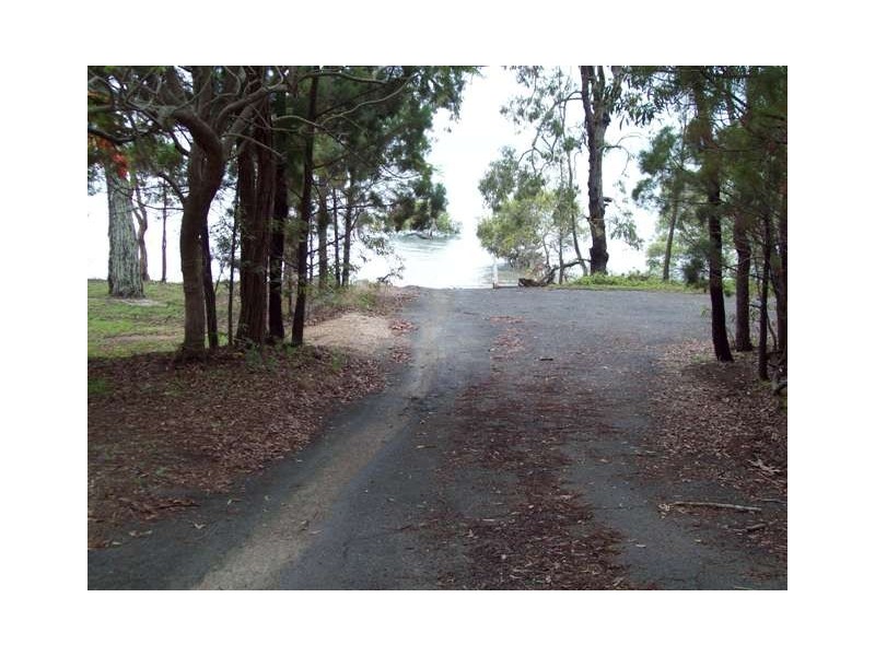 11 Zelma Court, Macleay Island QLD 4184